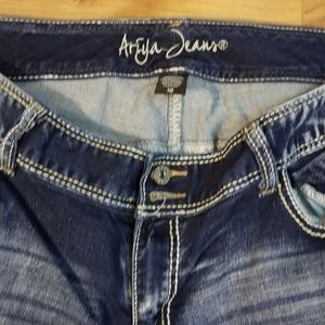 Ariya Jeans - Ariya jeans Ariya Jeans - Ariya jeans